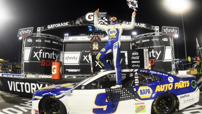 Nascar: Elliott vince a Martinsville, Harvick fuori dai playoff!
