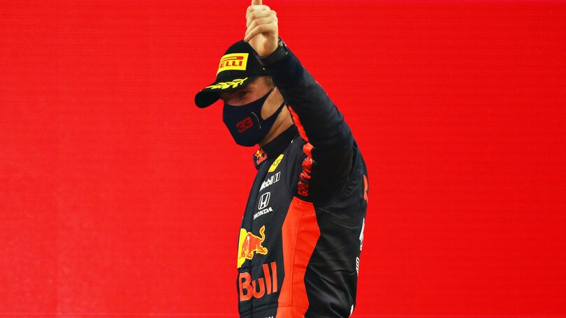 GP Bahrain, Verstappen: "Mercedes sempre pronta, ma contento del 2° posto"