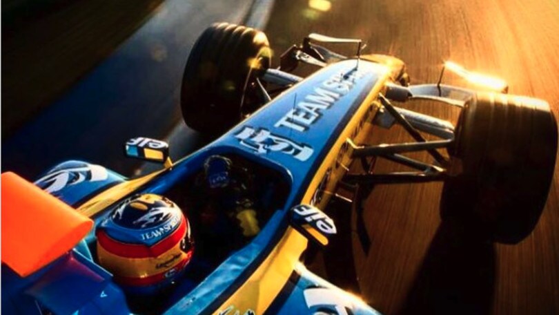 GP Abu Dhabi: Alonso in pista con la Renault V10, poi test con la RS20