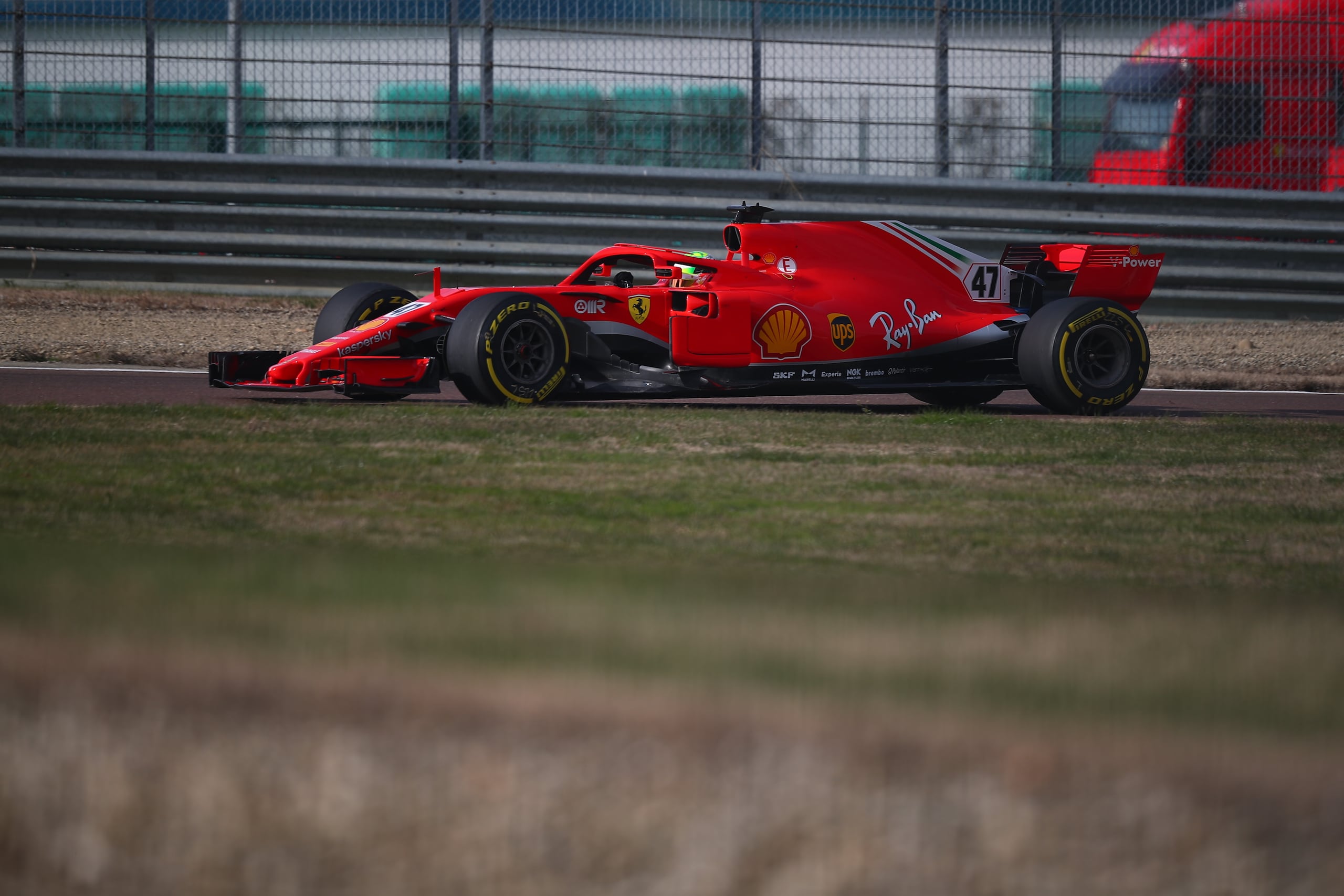 Test Ferrari, Mick Schumacher scende in pista con la SF71H