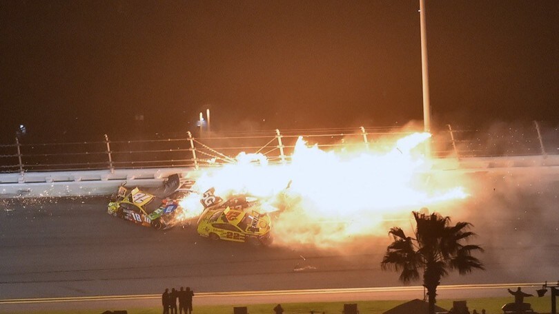 Nascar: alla Daytona 500 trionfa a sorpresa McDowell