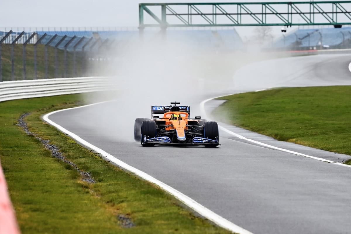 McLaren MCL35M, Norris già in pista per lo shakedown a Silverstone