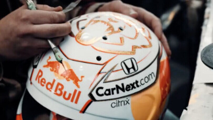 Red Bull, Max Verstappen col nuovo casco per la F1 2021