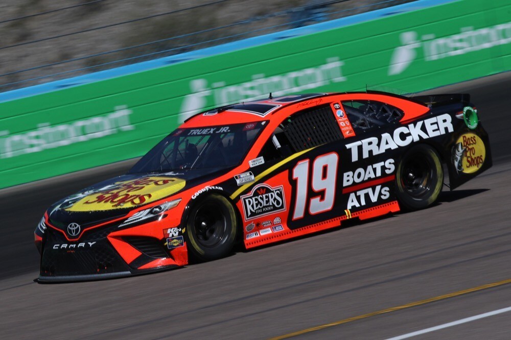 Nascar, Phoenix: vittoria per Martin Truex Jr