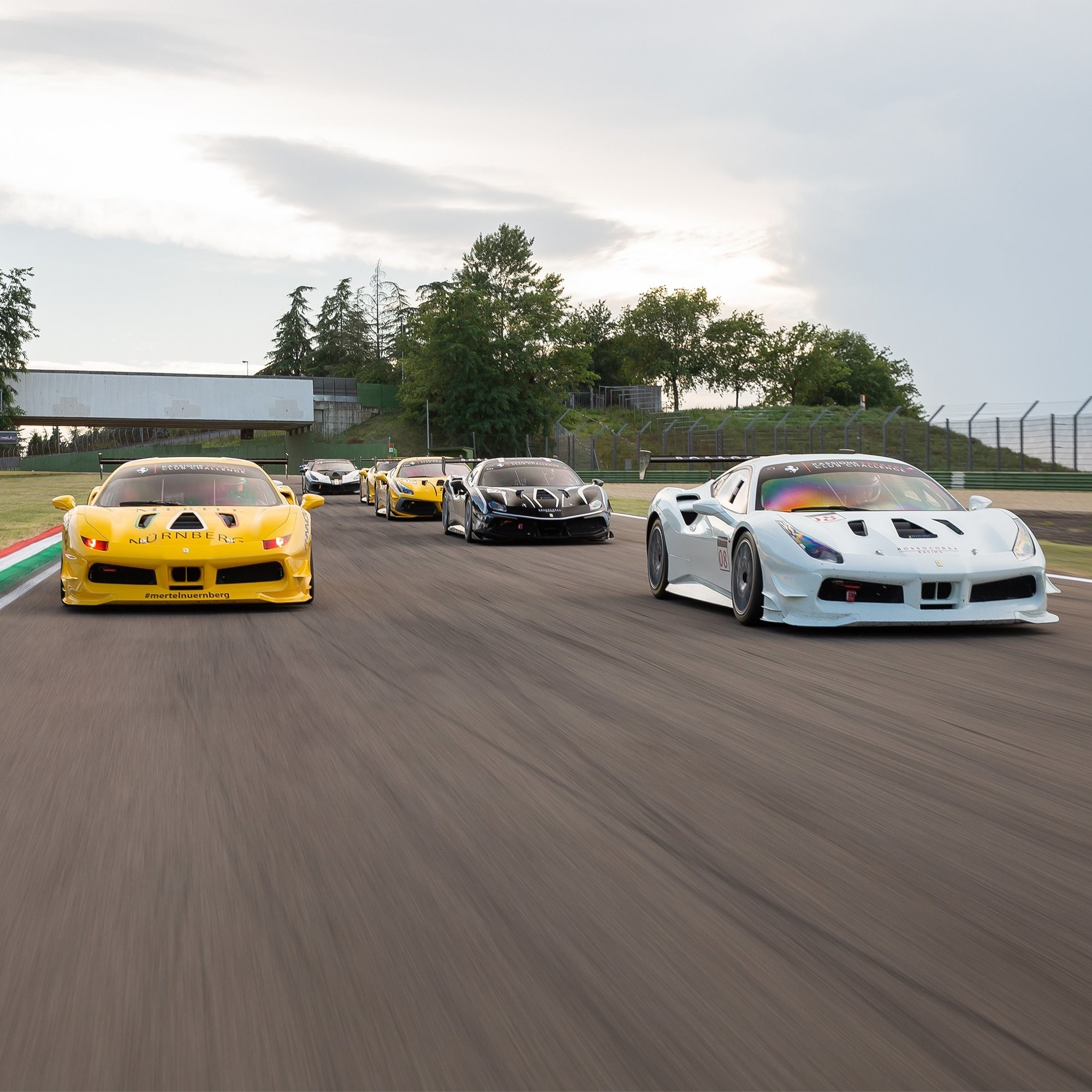 Ferrari Challenge, a Monza il primo round del Trofeo Pirelli Europe