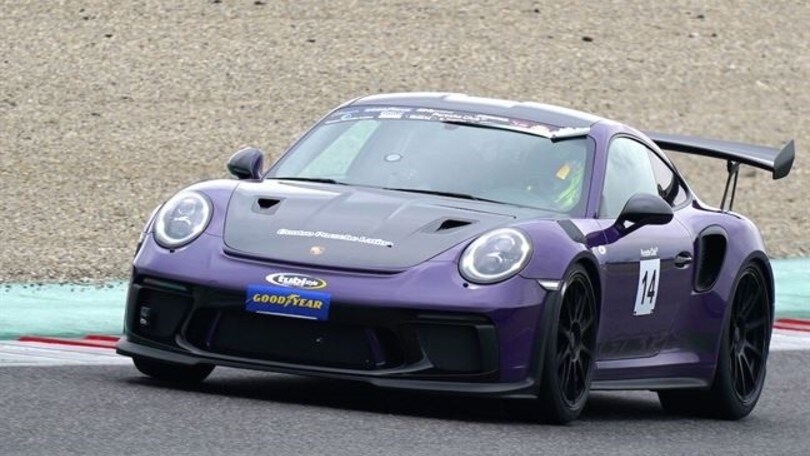 Porsche Club GT, scintille sul bagnato nel primo ciak al Mugello