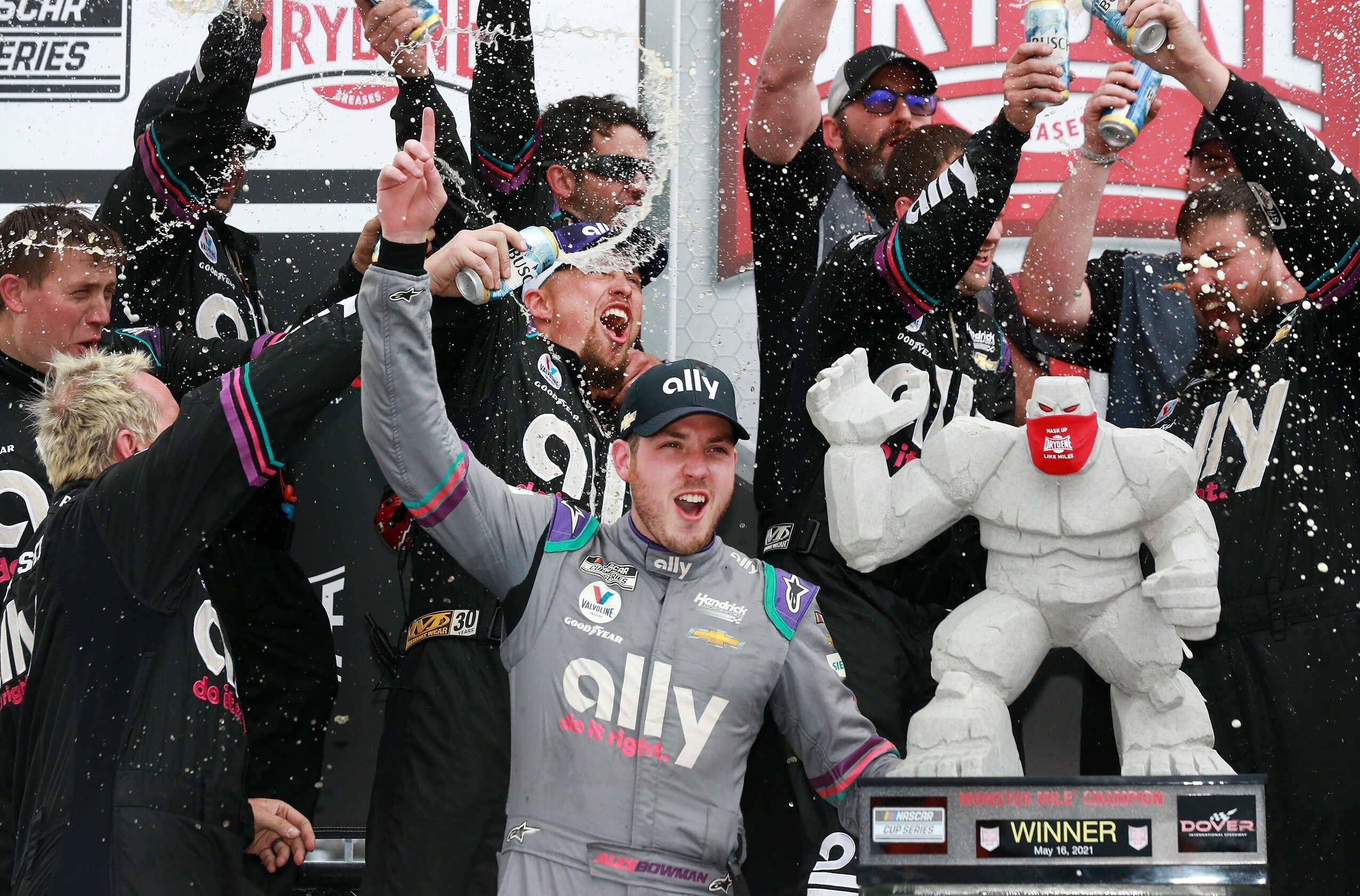 Nascar: Bowman vince nel poker di Hendrick a Dover