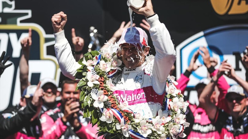 Indy 500, Castroneves nella leggenda a 46 anni