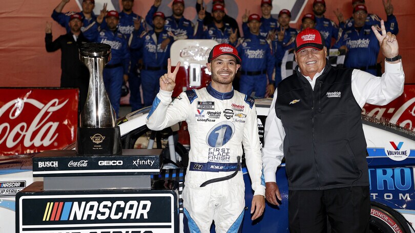 Nascar: Larson domina nella 600 miglia di Charlotte