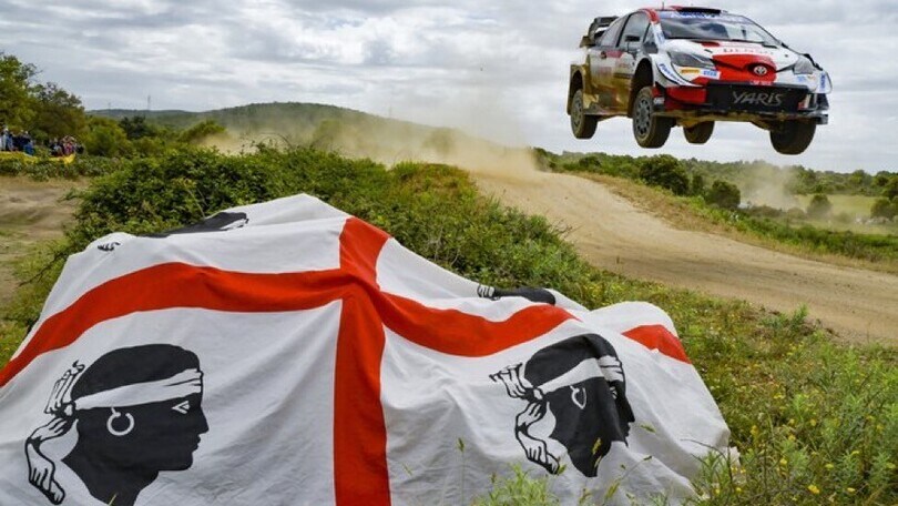 WRC, Rally Sardegna: Tanak e Sordo out, Ogier in testa