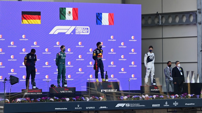 GP Azerbaijan: Perez da sogno, Verstappen ed Hamilton sprofondano, la Ferrari guarda