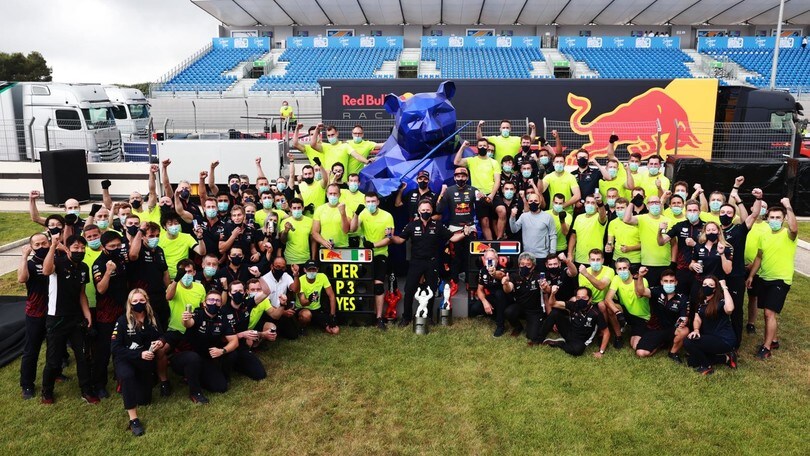 F1, classifica Costruttori 2021: Red Bull a +37 dalla Mercedes