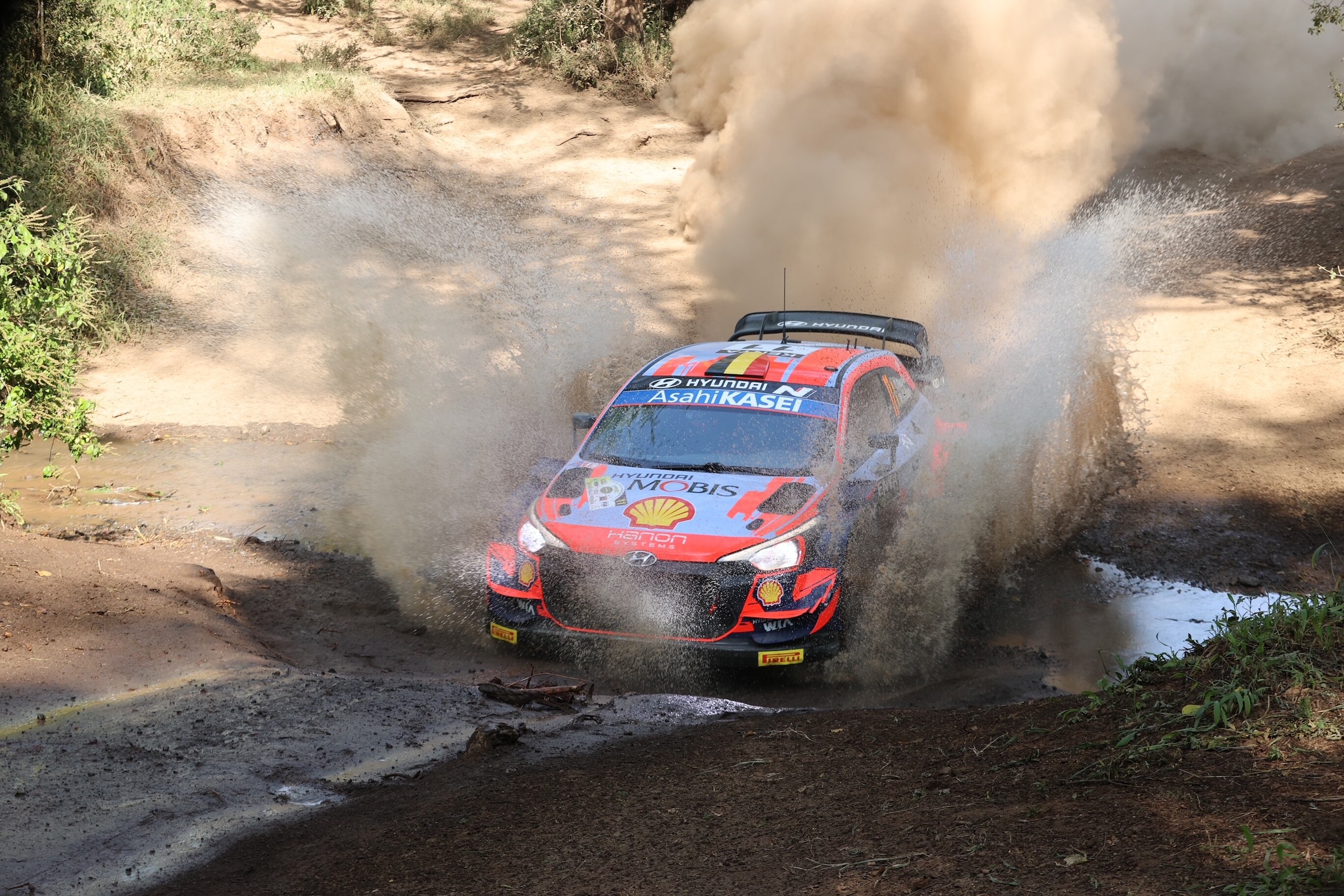 WRC, Rally Safari: Neuville resiste al comando