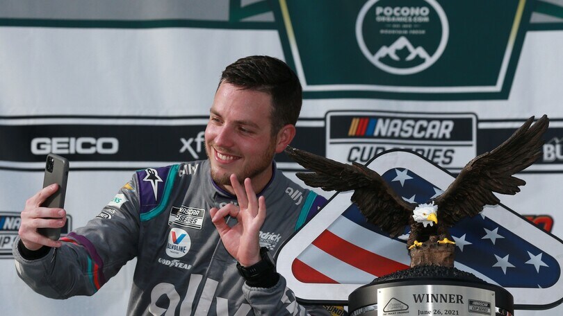 Nascar: a Bowman e Busch le gare di Pocono