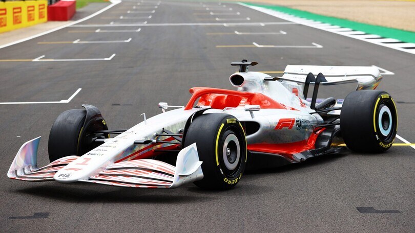 Formula 1 2022, presentata a Silverstone la nuova monoposto