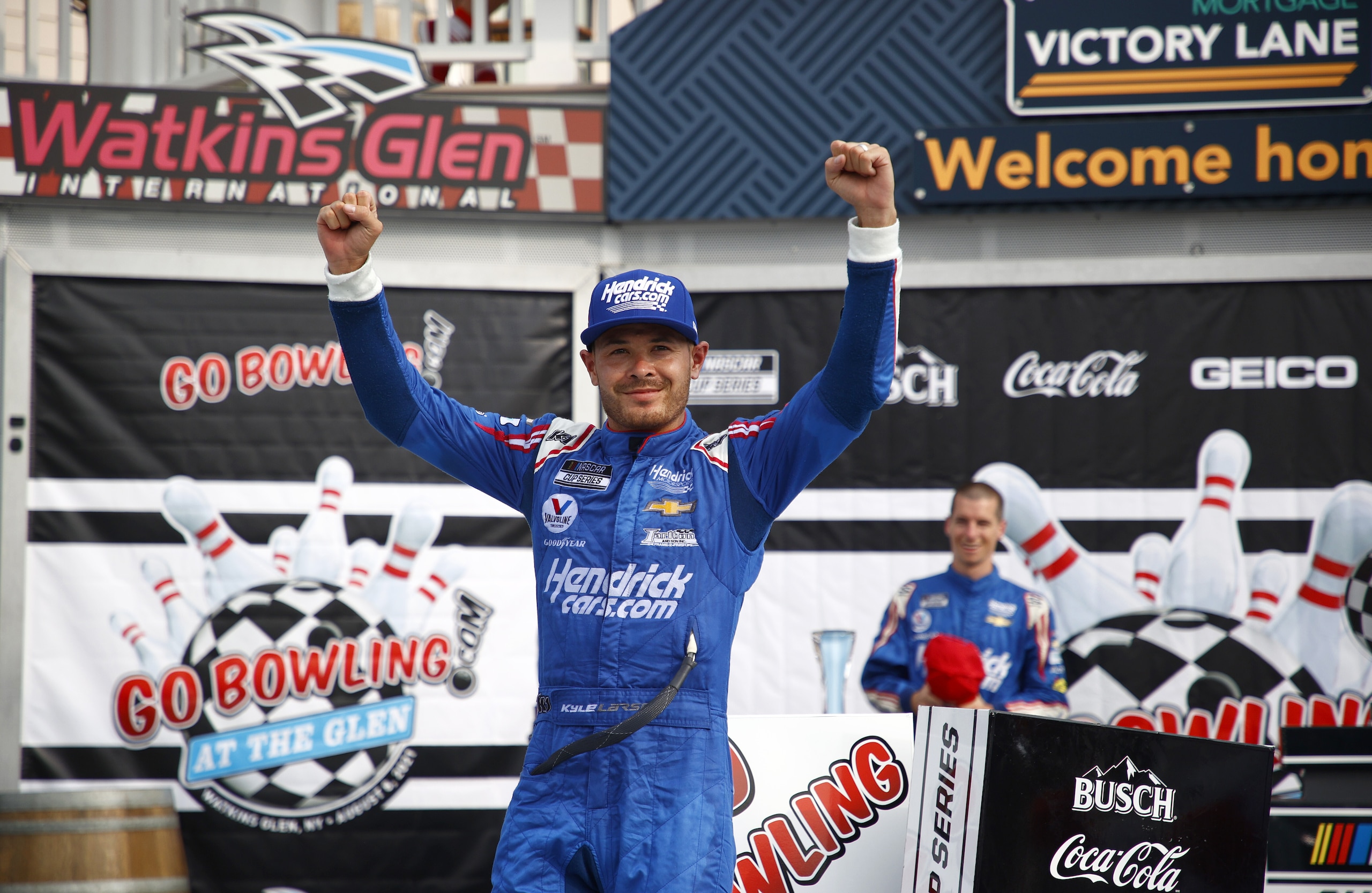 Nascar, a Watkins Glen cinquina di Larson