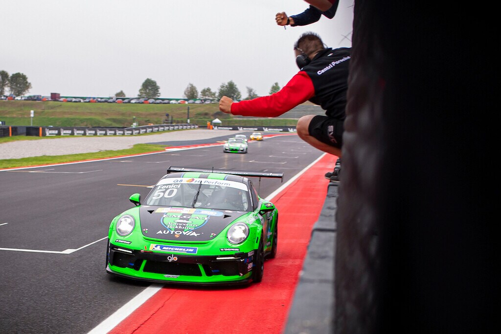 Fenici brinda con due vittorie in Carrera Cup a Franciacorta
