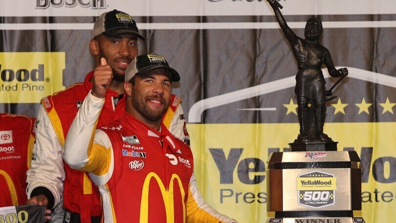 Nascar: storica vittoria di Bubba Wallace a Talladega