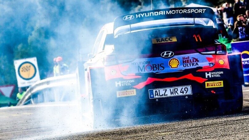 WRC Rally Catalunya, Neuville chiude in testa la prima tappa