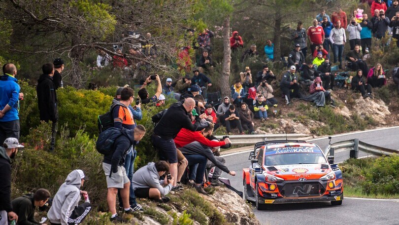 WRC, Rally Catalunya: Neuville consolida il primato dopo la seconda tappa