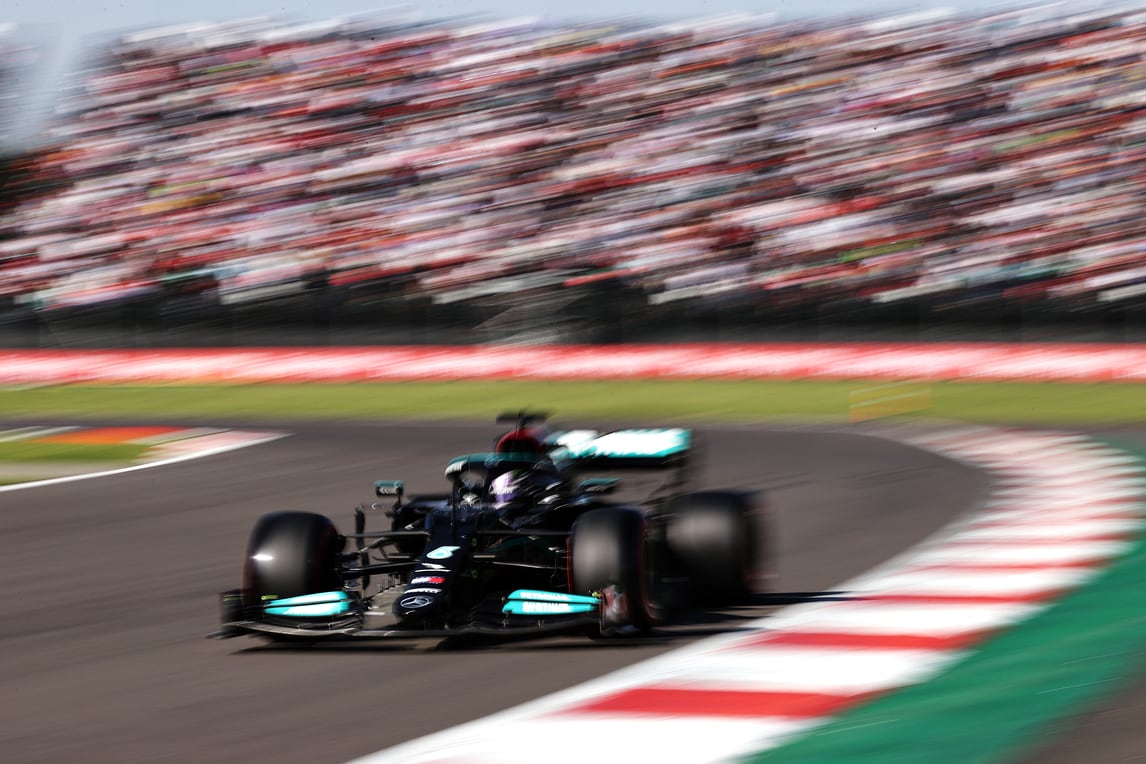 Hamilton incredulo per la prima fila: "Non sappiamo come l'abbiamo presa"