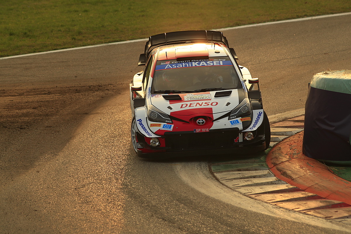 WRC, Rally di Monza: Evans in testa nella prima tappa