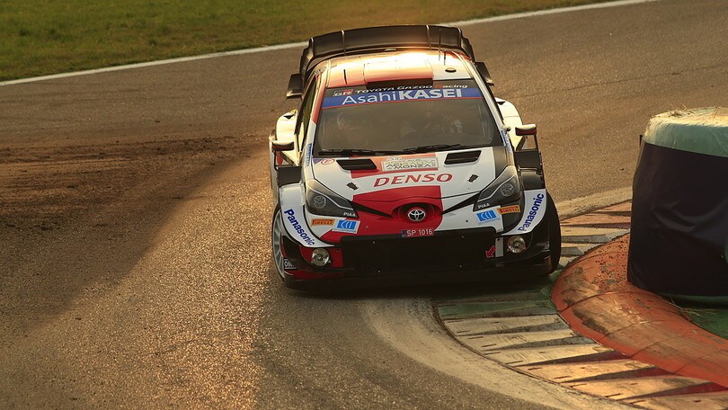 WRC, Rally di Monza: Evans in testa nella prima tappa