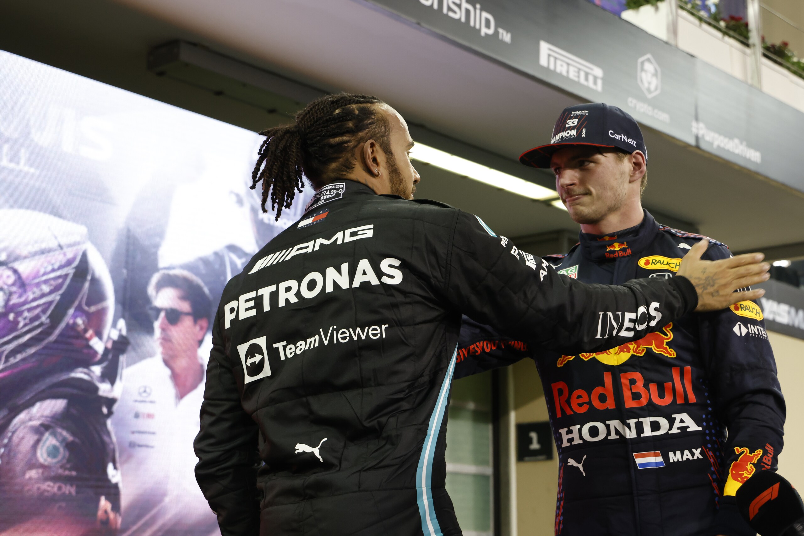 GP Abu Dhabi, Verstappen chiamato dai commissari FIA insieme ad Hamilton