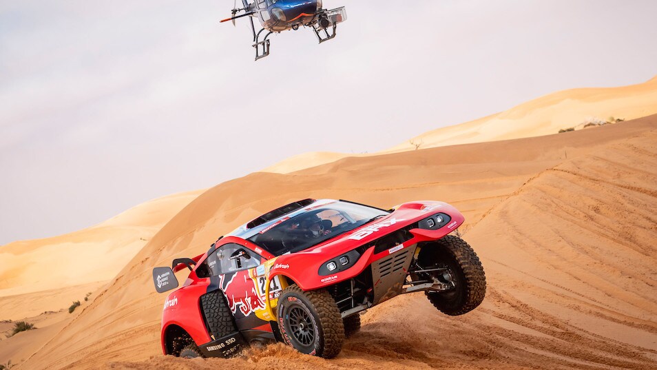 Dakar 2022: Loeb attacca, vince e recupera su Al Attiyah nella generale