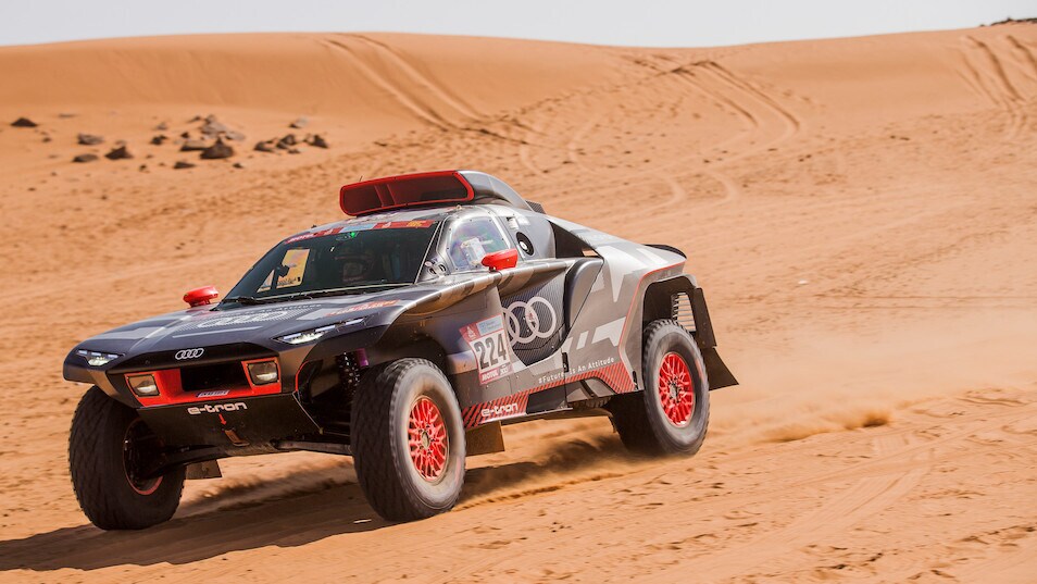 Dakar 2022: assolo Audi con Ekstrom, Loeb recupera su Al Attiyah