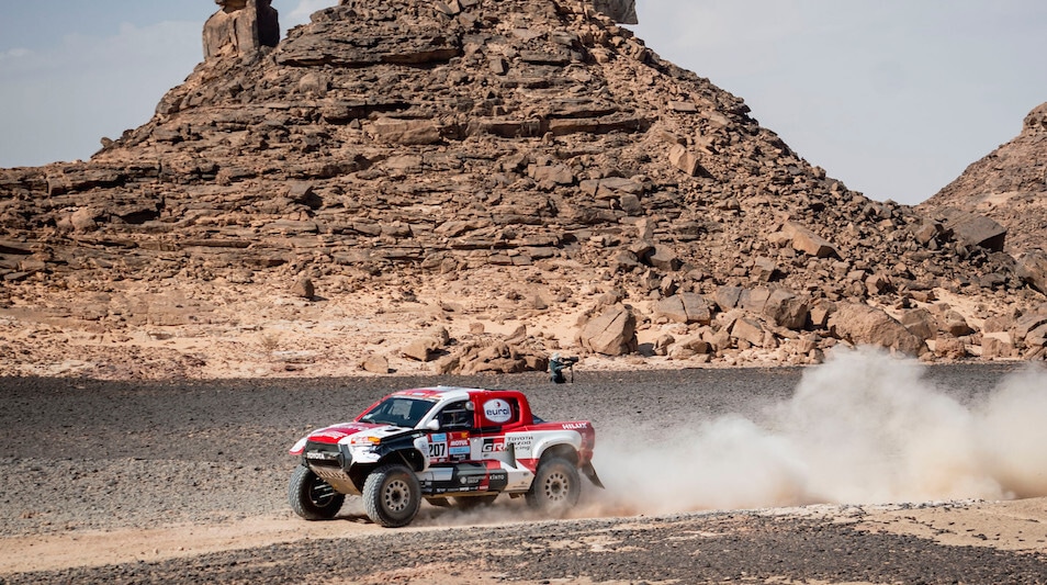Dakar 2022: De Villiers vincitore di giornata, è tripletta Toyota