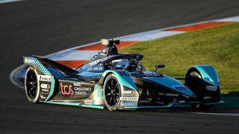 Formula E, Jaguar: la caccia al mondiale parte da Riad