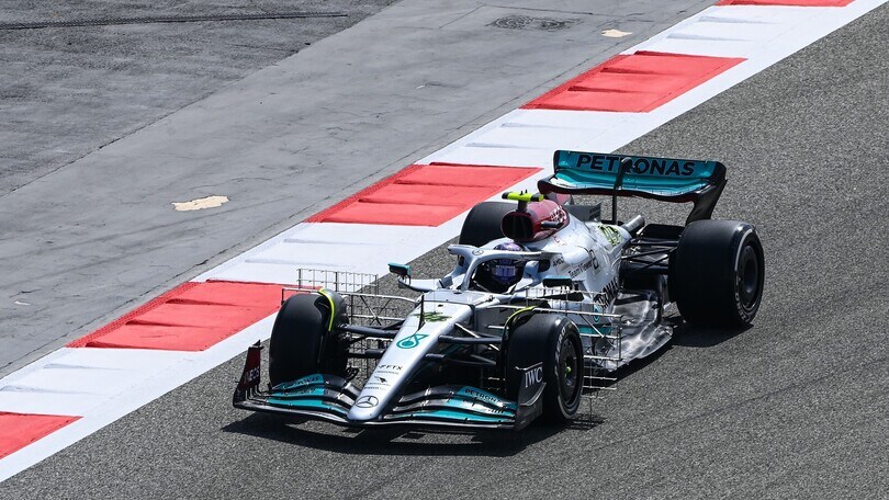 Mercedes, ecco la W13 senza pance
