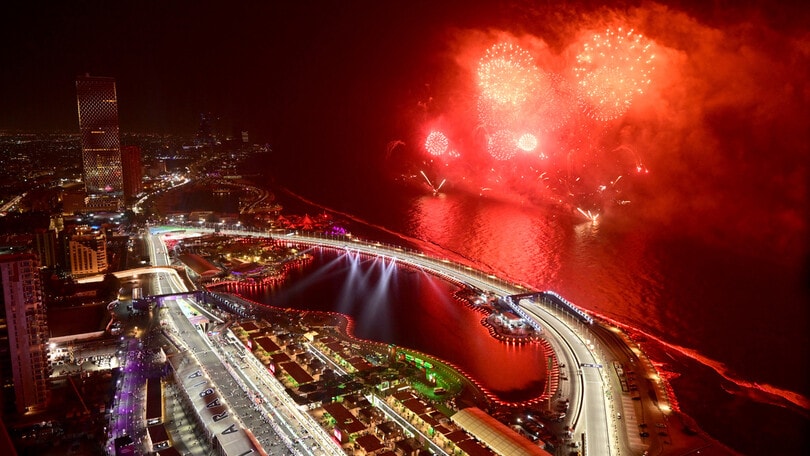 GP Arabia Saudita, ascolti record in tv per il duello tra Verstappen e Leclerc