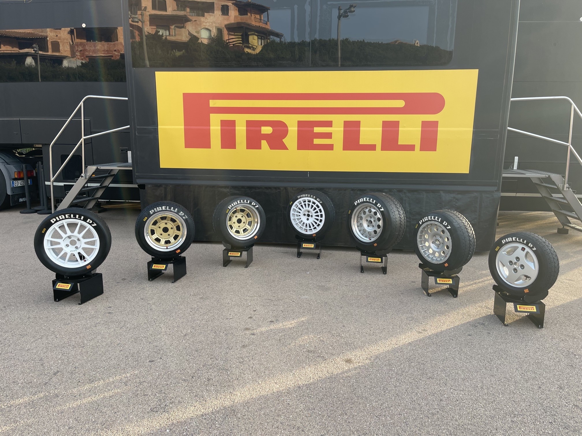 Esordio positivio delle nuove PIrelli al Costa Smeralda Storico