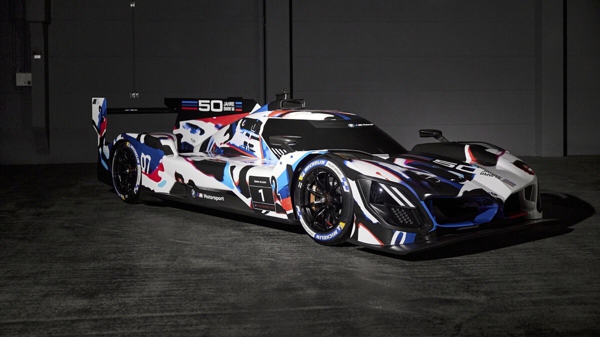 BMW M Hybrid V8, via ai test con la livrea camo