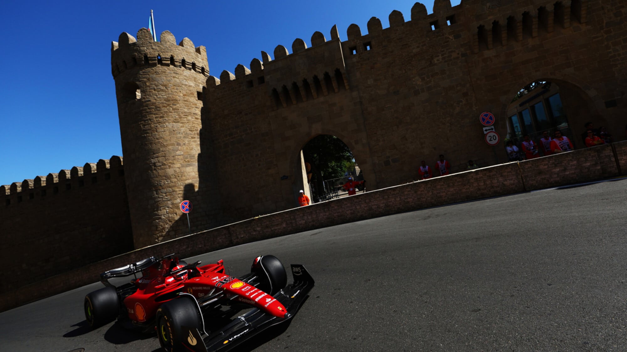 Ferrari, Leclerc e quel dato a Baku: una "maledizione"