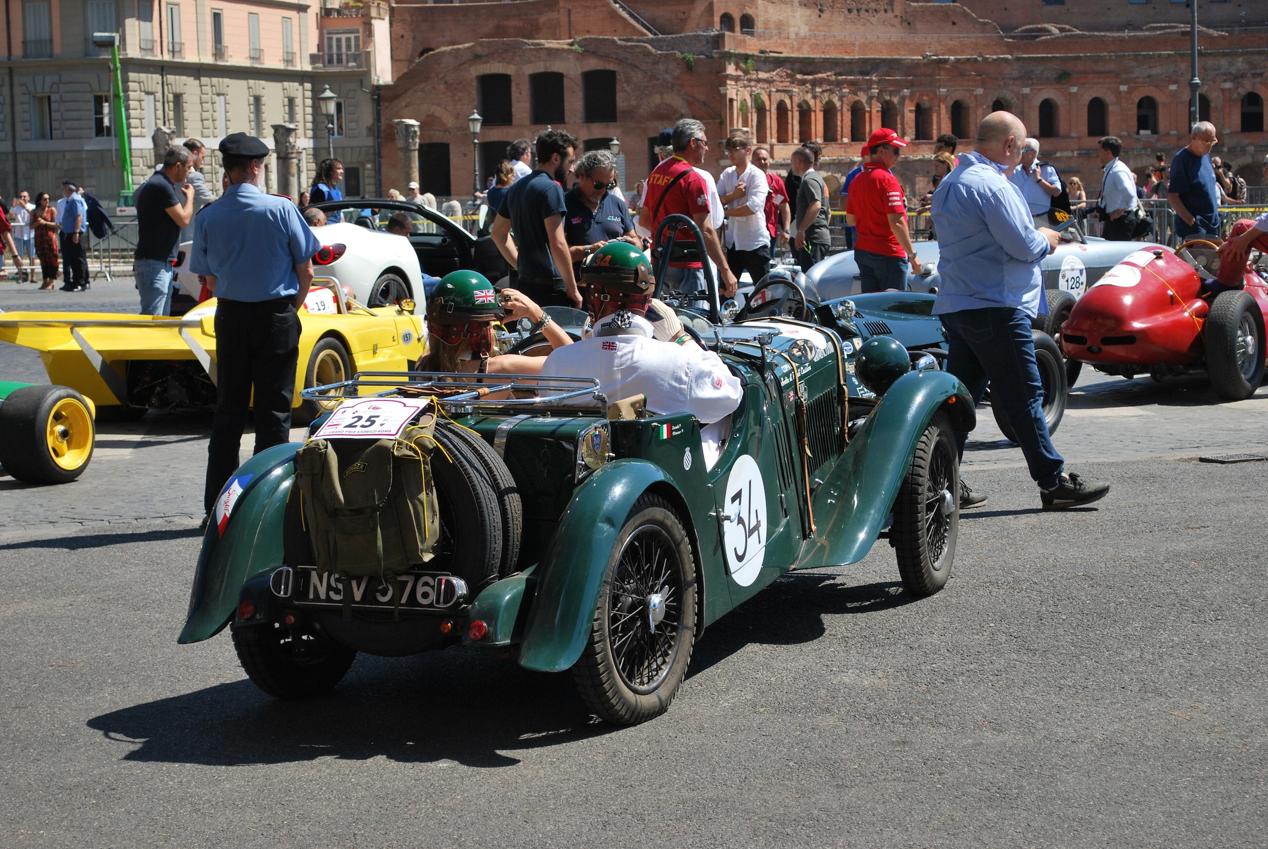 Roma Grand Prix Storico, le vetture in Via dei Fori Imperiali