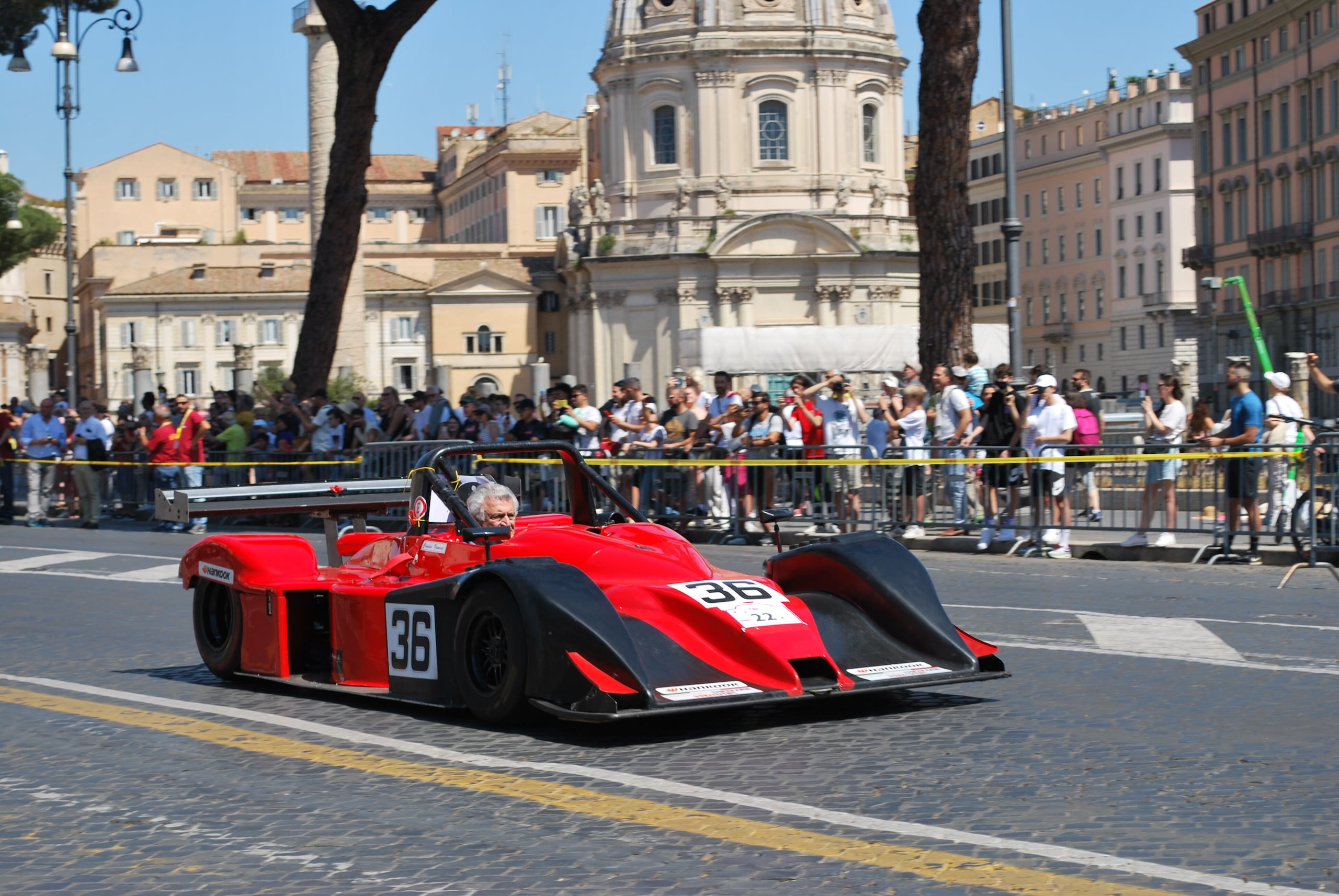 Roma Grand Prix Storico, le vetture in Via dei Fori Imperiali
