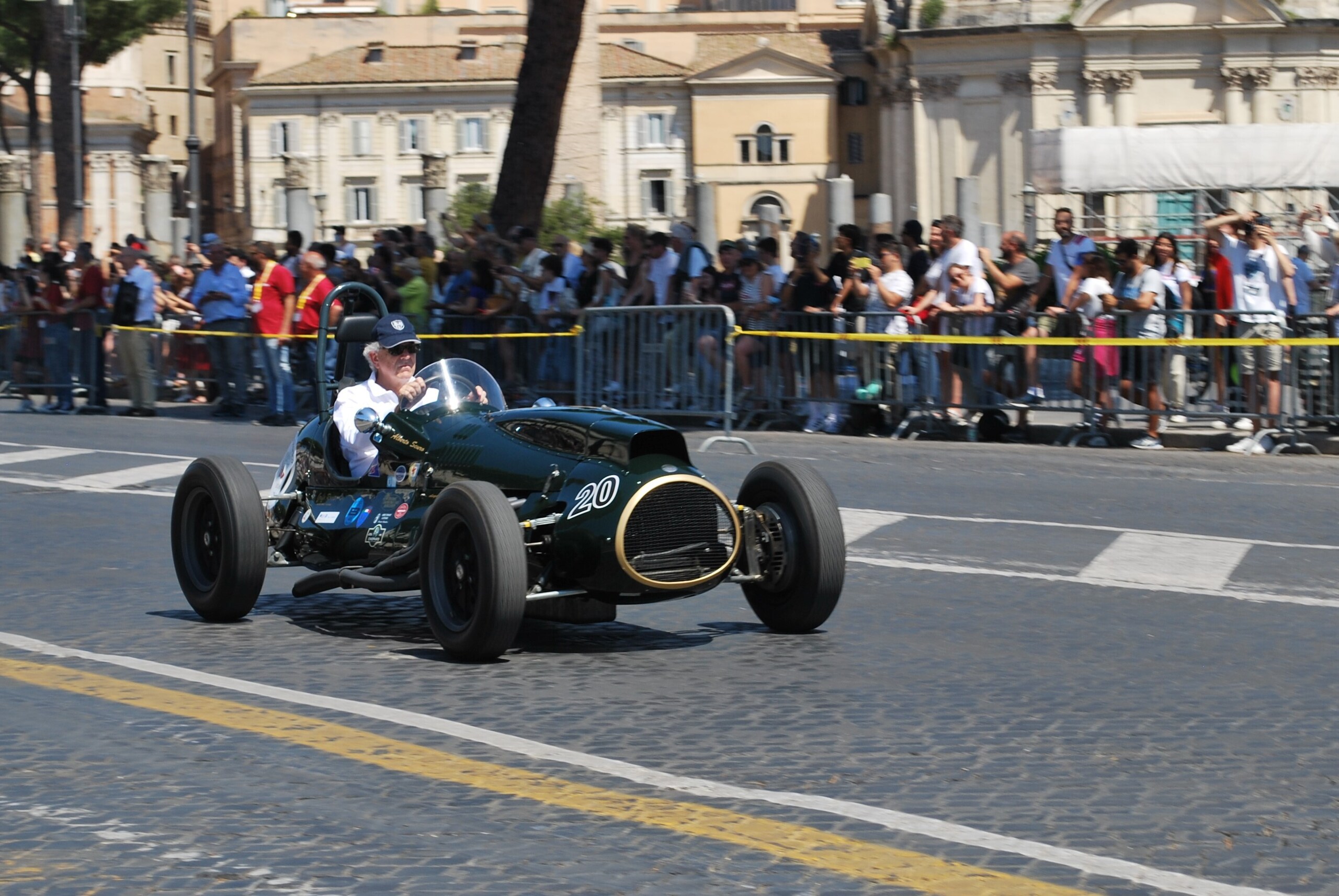 Roma Grand Prix Storico, le vetture in Via dei Fori Imperiali