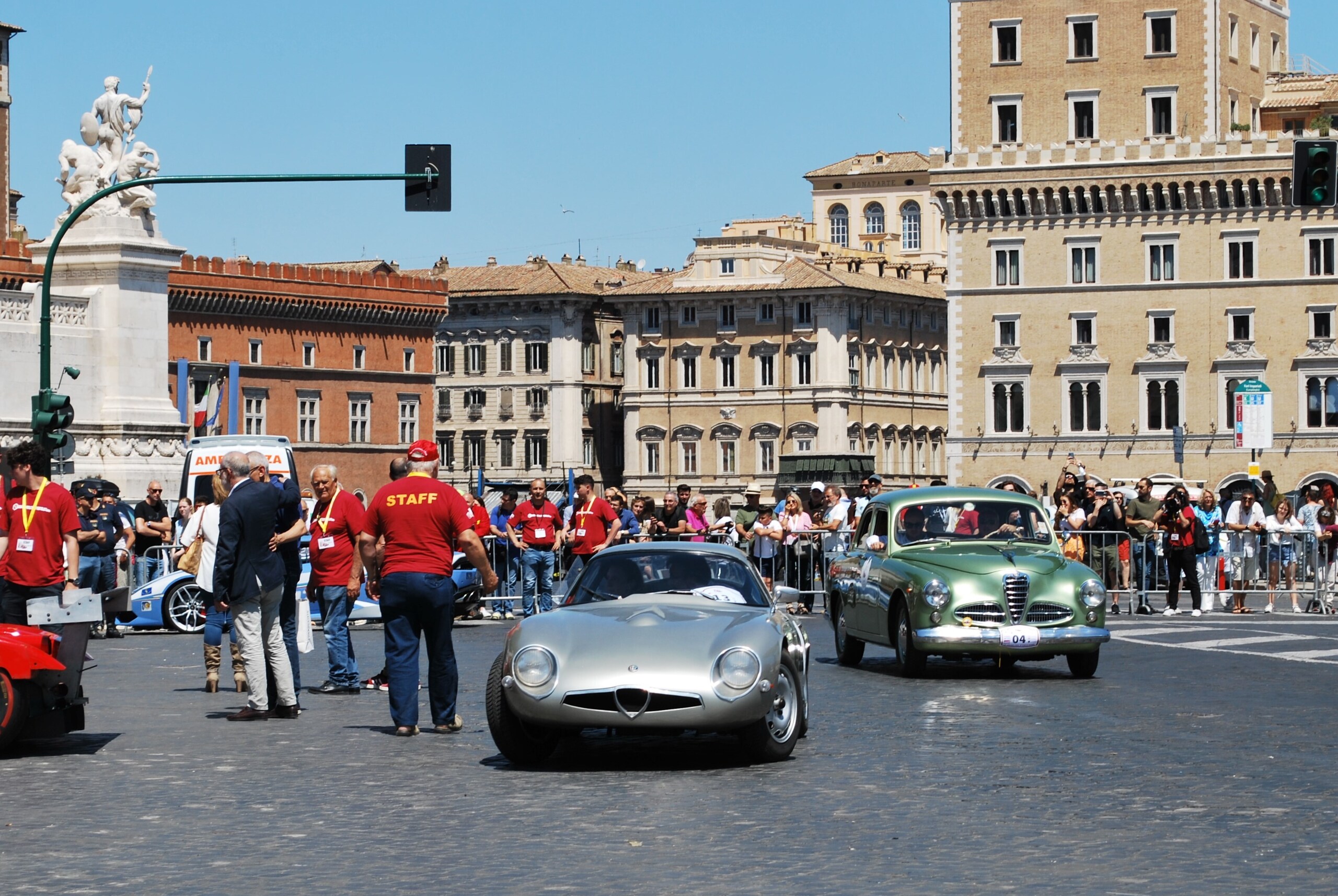 Roma Grand Prix Storico, le vetture in Via dei Fori Imperiali