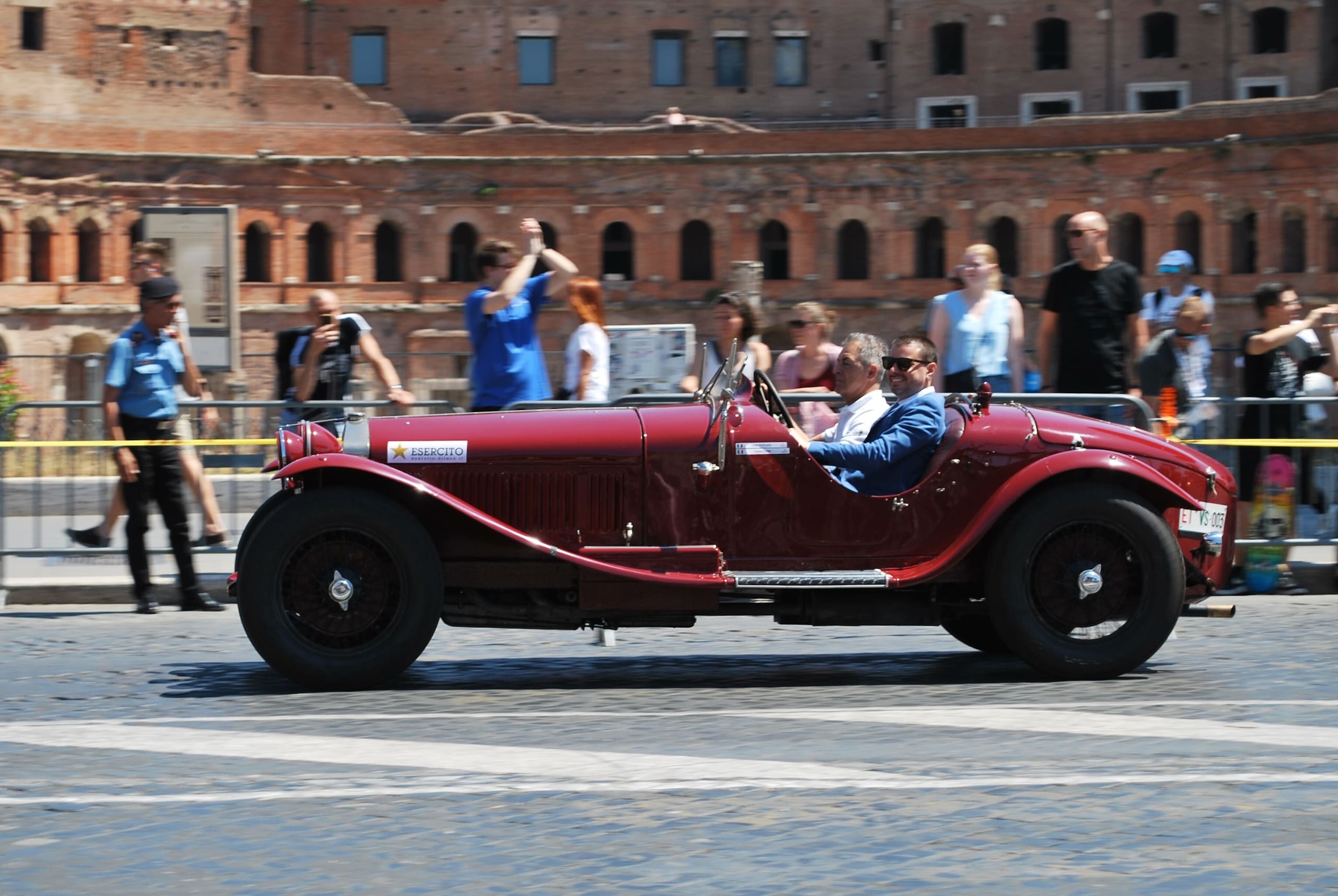 Roma Grand Prix Storico, le vetture in Via dei Fori Imperiali
