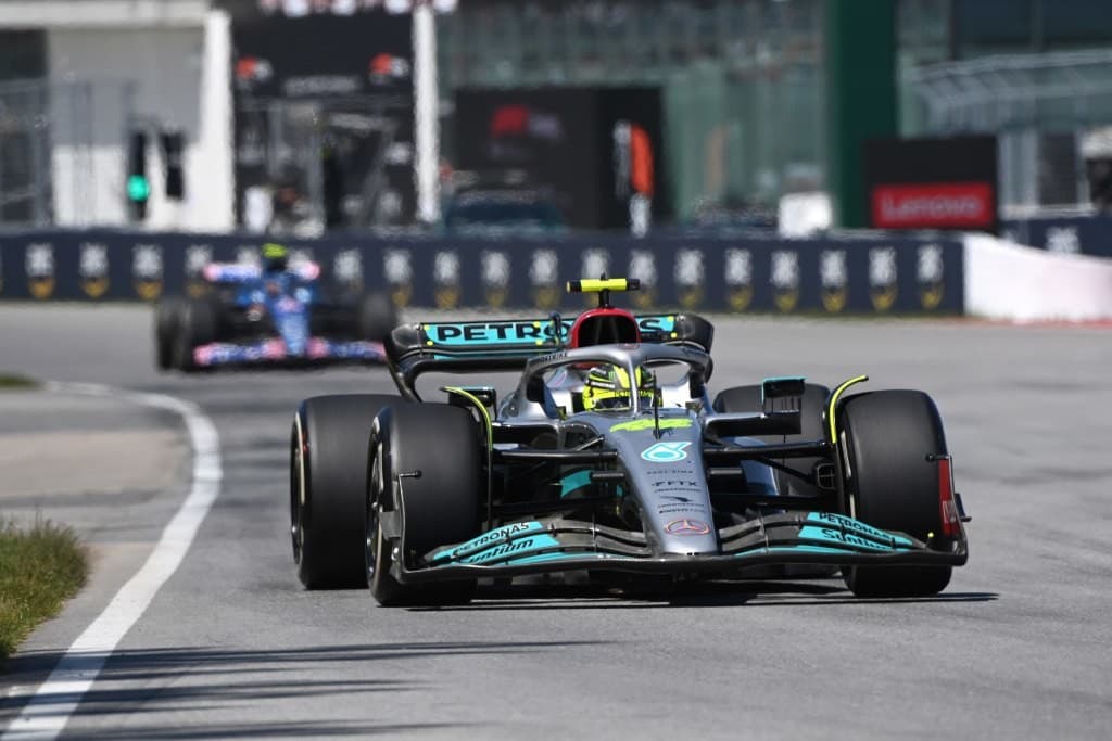 Hamilton: "Vicini grazie alla safety car, ma stiamo arrivando"