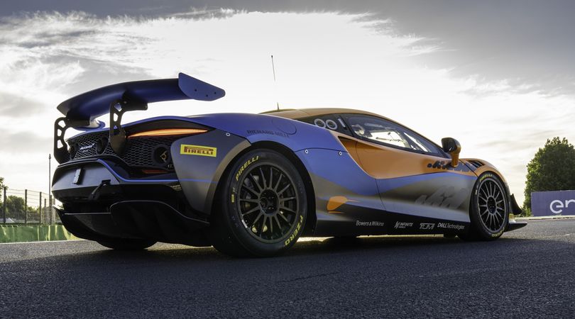 McLaren Artura GT4: le foto spettacolari prima del debutto pubblico
