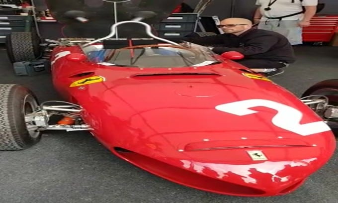 La Ferrari 156 F1 si scalda a Goodwood