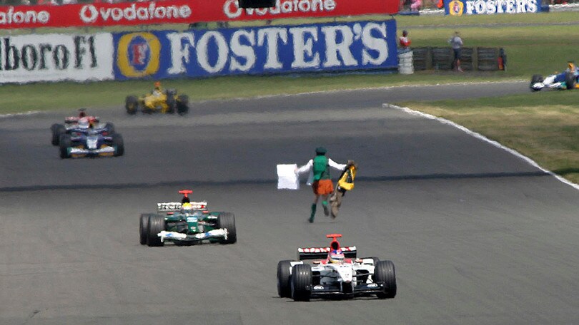 GP Silverstone, la polizia inglese "Possibile invasione di pista"