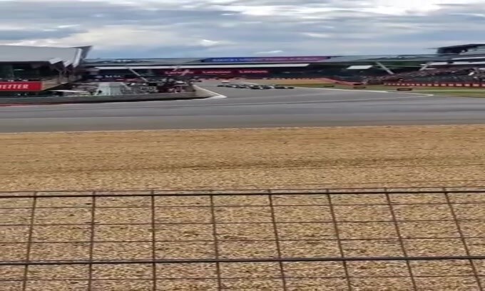 L'incidente di Zhou al GP di Gran Bretagna: il video terrificante
