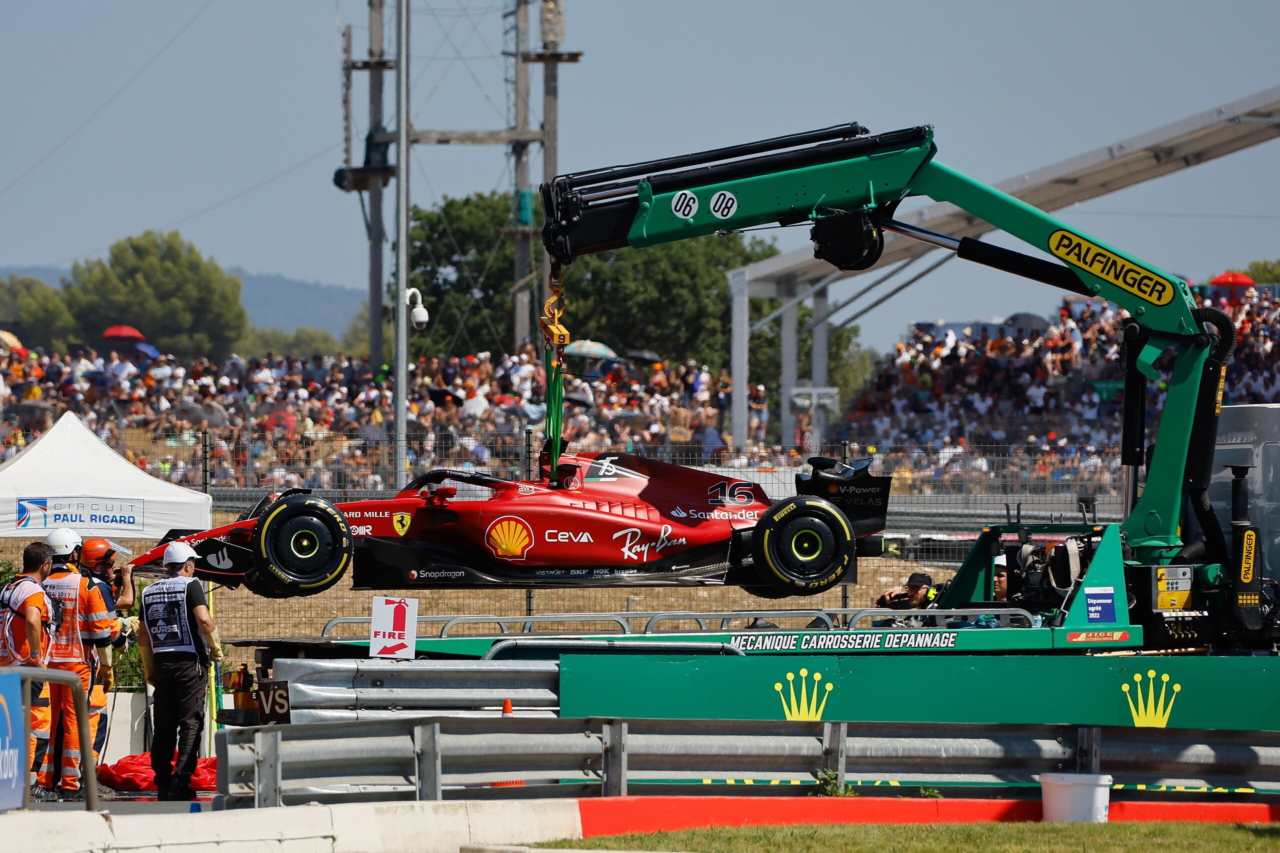 Leclerc finisce a muro nel GP di Francia