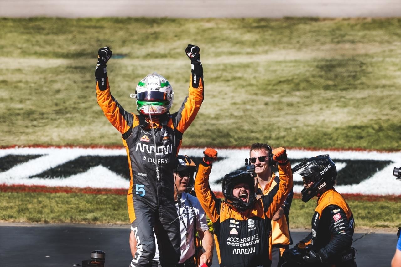 IndyCar: O’Ward vince gara 2 in Iowa, Newgarden in ospedale