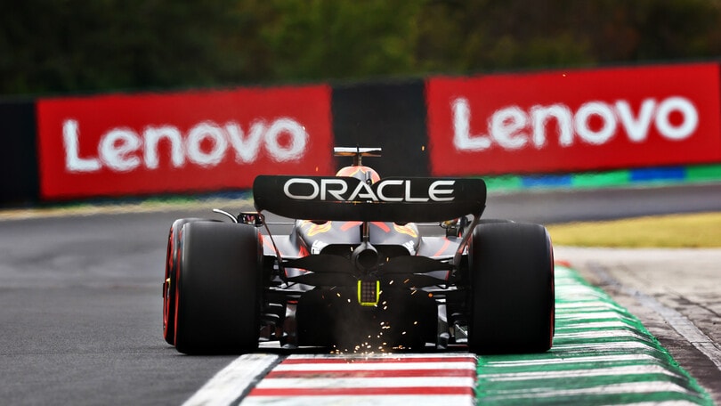 Grosso guaio in casa Red Bull: nuovi motori per Verstappen e Perez